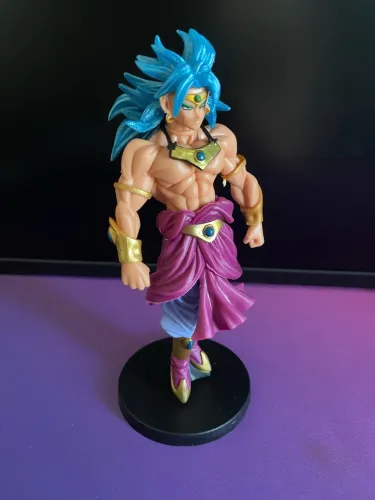 Action figure Broly Super Saiyan