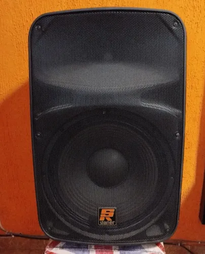 Caixa STANER SR315A Ativa 15 Pol. 2 Vias 300WRMS Bluetooth - Particular - Pouco Uso