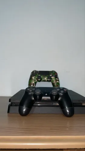 PLAYSTATION 4