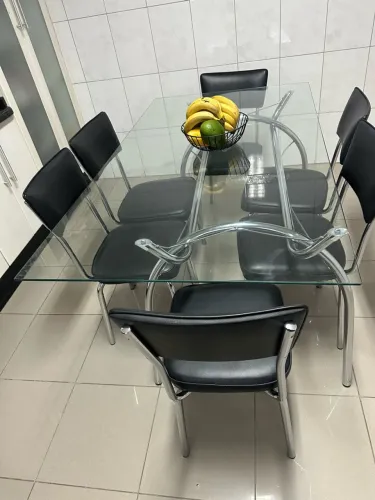 Mesa de cozinha retangular com 6 cadeiras