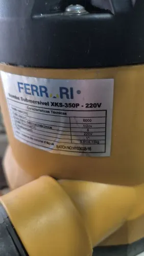 Bomba Submersível de 1/2 CV FERRARI