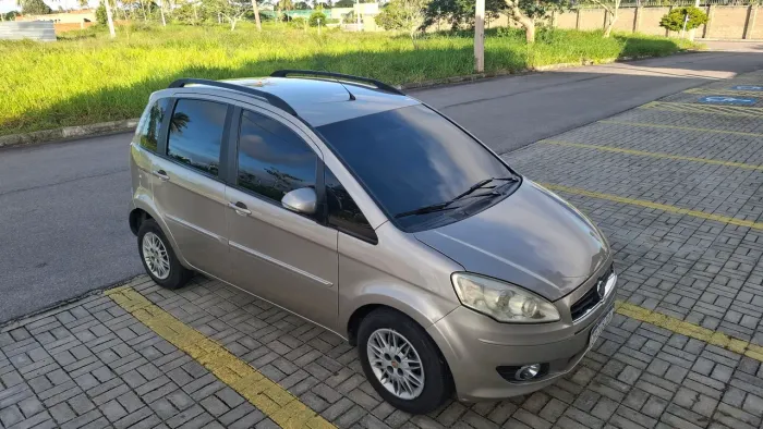 Fiat Idea Attractive 1.4 Fire Flex 8V 5P 2013