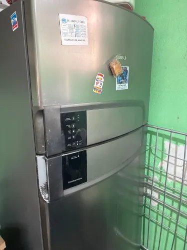 Geladeira com defeito