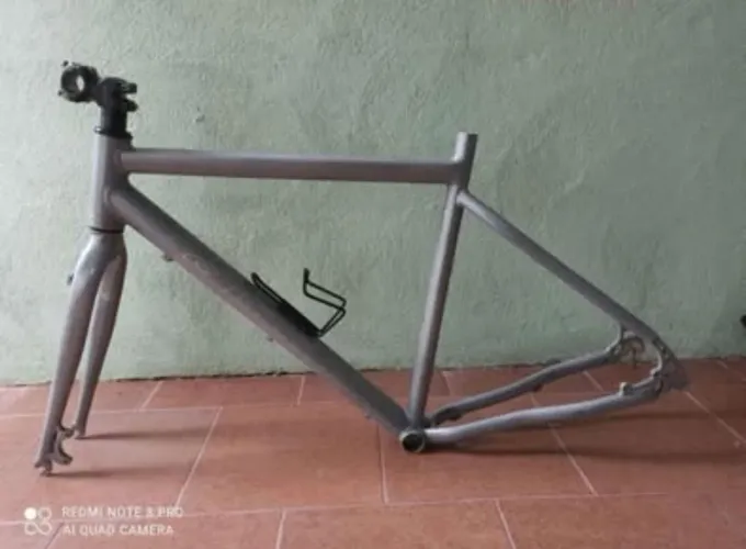 Quadro e garfo de bike gravel tamanho M
