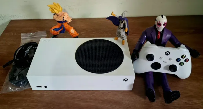 Vendo Xbox Series S em ótimo estado