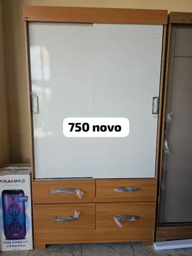 Guarda roupa de solteiro 