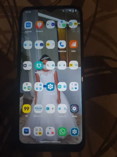 VENDO CELULAR MOTOROLA G30,128GB DE MEMORIA. NA CAIXA COM NOTA FISCAL.