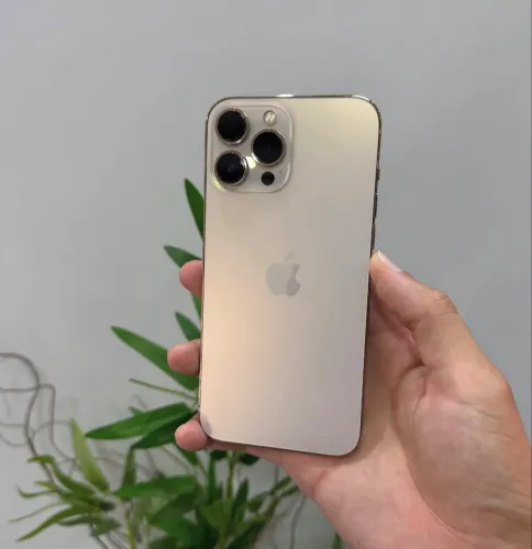 iPhone 13 Pro Max dourado 128 GB 6 meses de garantia 