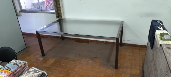Mesa alto padrão com tampo de vidro medinho 2,00 x 1,10 mts, 8 lugares