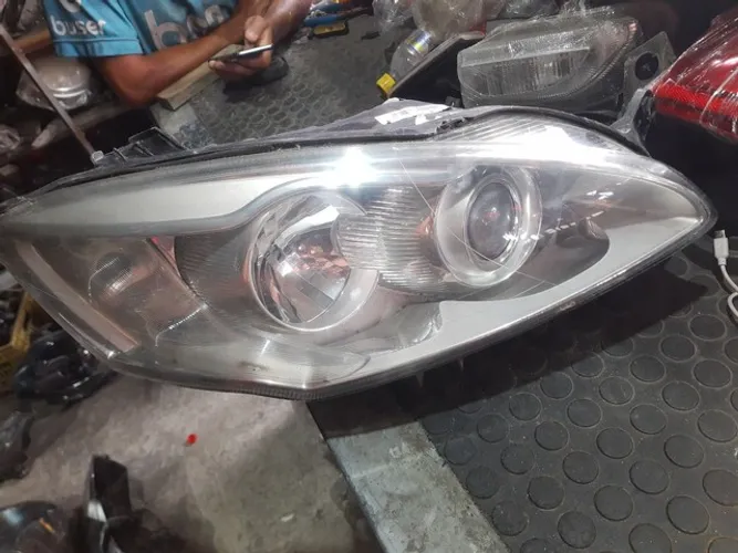 Farol do Fiat idea