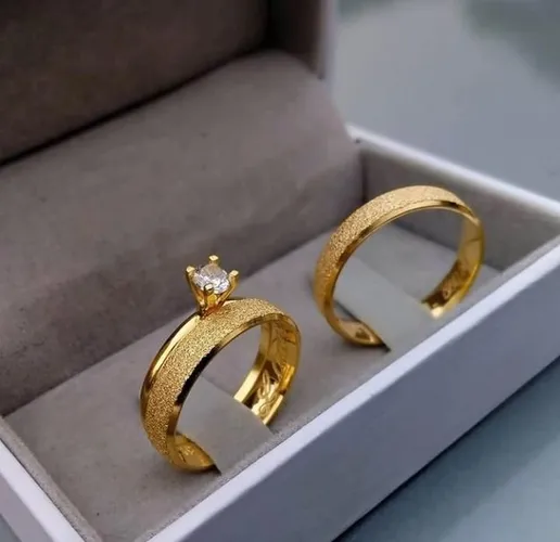 Par de aliança de aço banhado a ouro 18k ou trio