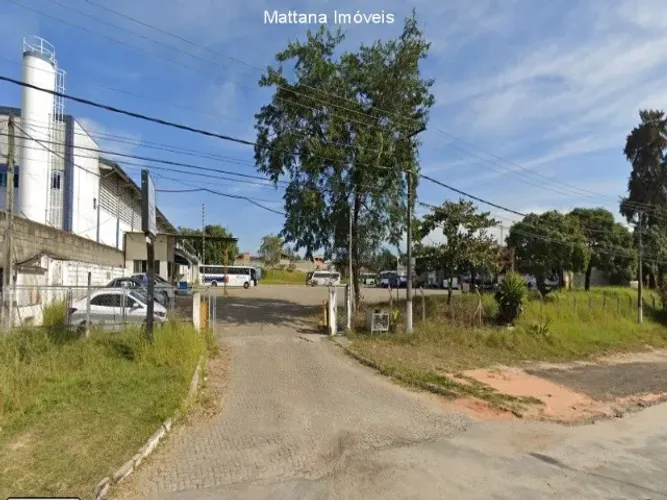 Imóvel Comercial (Terreno e Galpão) em Jacareí-SP