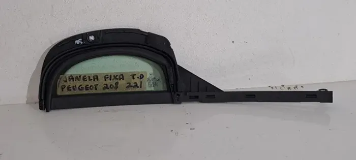 Vidro janela lateral fixa traseira direita Peugeot 208 2022