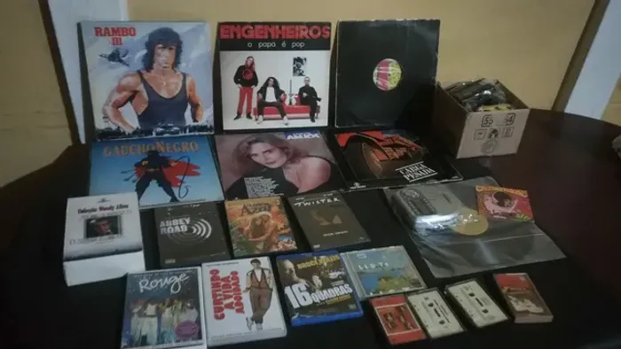 Filme Rambo III Lp disco de vinil, disco e capa bom estado. E outros.