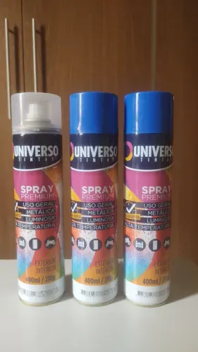 Tinta spray azul e verniz 