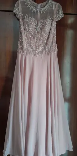 BICICI e COTY Vestido de Festa Rosa com pedraria TAM.M e capa protetora