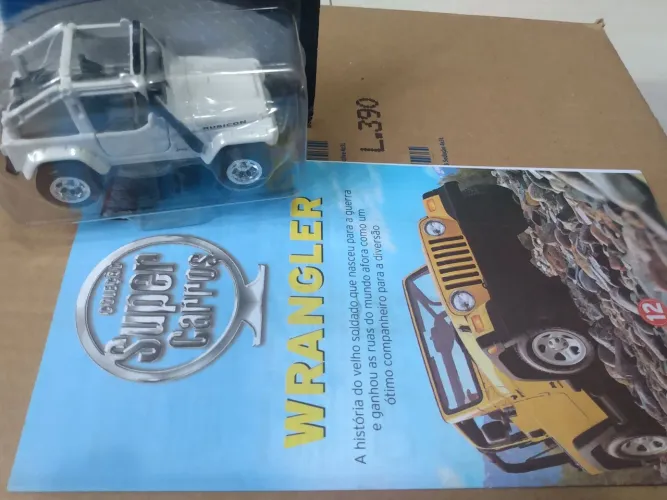Miniatura jeep Wrangler Maistro <br><br>12cm aproximadamente<br>Faço olxpay via correios.