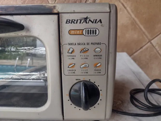 Mini forno elétrico Britânia em ótimo estado 