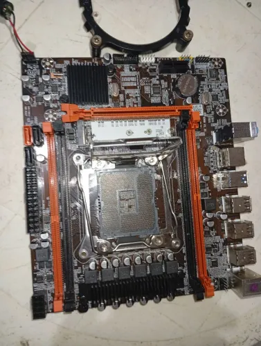 Placa mãe x99 ddr4 liga o cooler, mas não dá tela