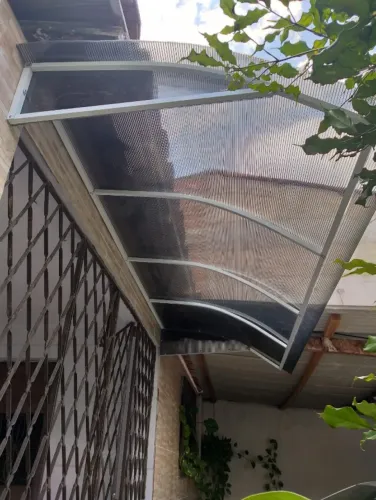 Toldo de 150x105 de alumínio com policarbonato