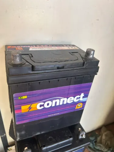 Bateria Nova e Bateria Usada Bateria de Carro