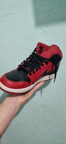 Air Jordan 1 Retro High OG - Vermelho e Preto