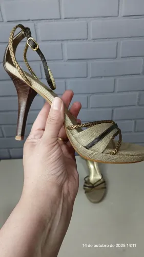 Sandália Tamanho: 37