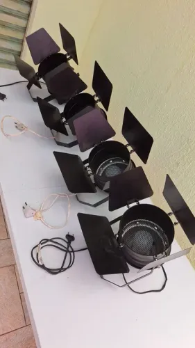 Canhão Refletore Par 56 com Barnidoor E27 