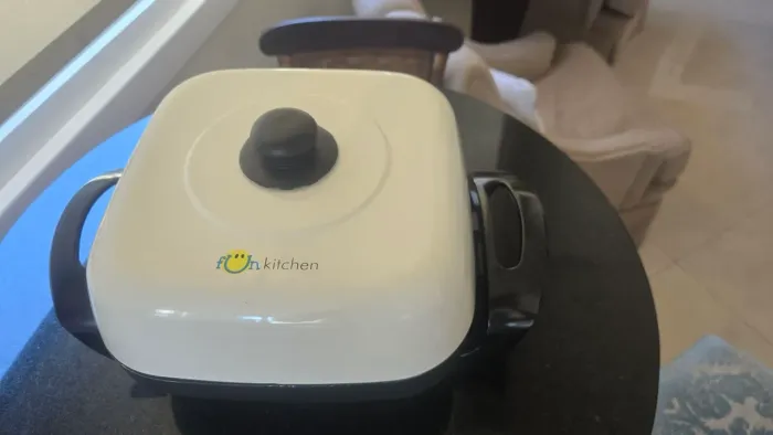 PANELA ELÉTRICA FUN KITCHEN. 120V. IMPERDÍVEL