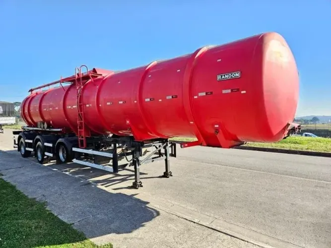 Carreta Tanque Randon Aço Carbono Ano 2014 Multisetas Com Bottom SEM PNEUS 45 MIL LITROS