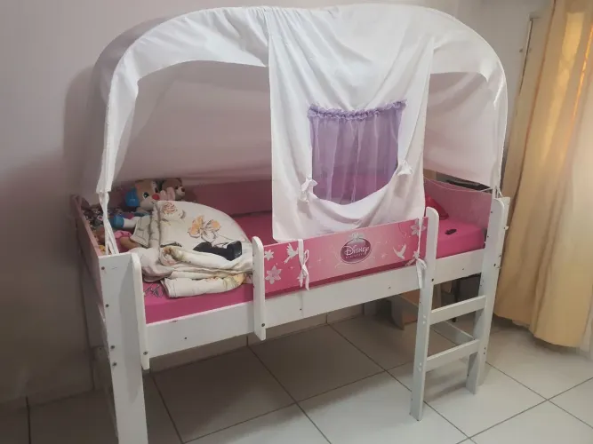 Cama Infantil Princesas com Tenda