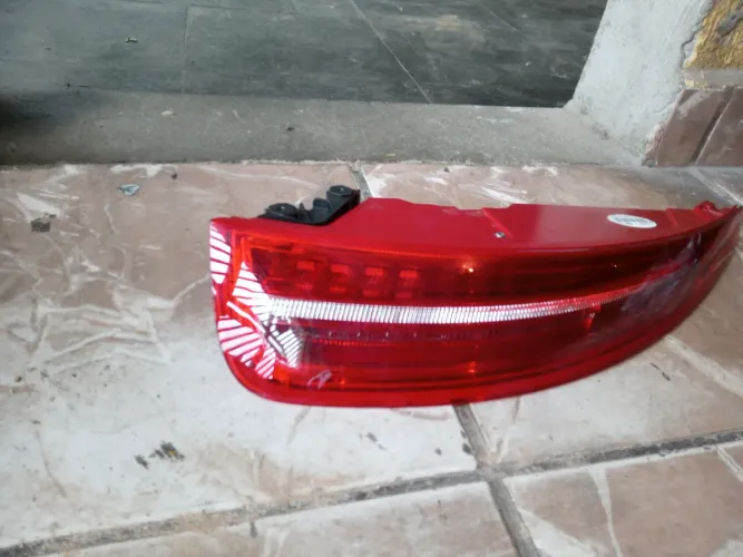 Lanterna Traseira Direita Porsche Carrera 911 2012 (991 631 142 13)