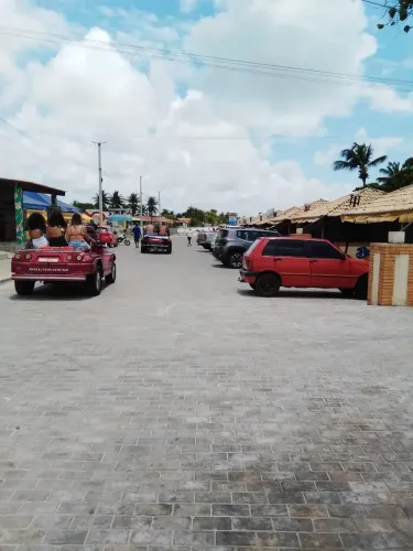 Terreno de 300m2 na principal avenida de Genipabu