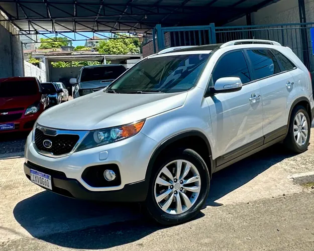 Kia Motors Sorento 3.5 V6 24V 278cv 4X2 Aut. 2013