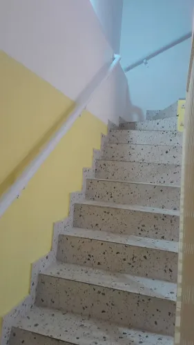 Corrimão de parede em alumínio tubular redondo. A partir de R$ 89 o metro