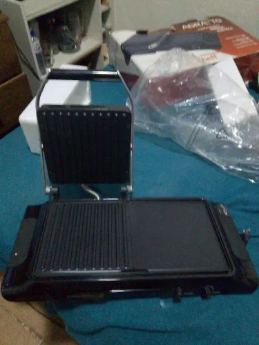 GRILL E CHAPEIRA ELETRICA NOVA, NUNCA USADA.