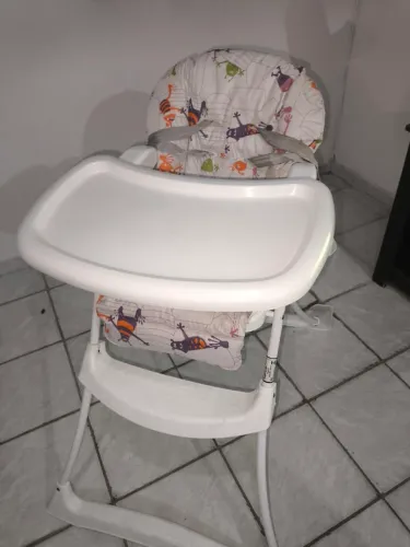 Cadeirinha de alimentação