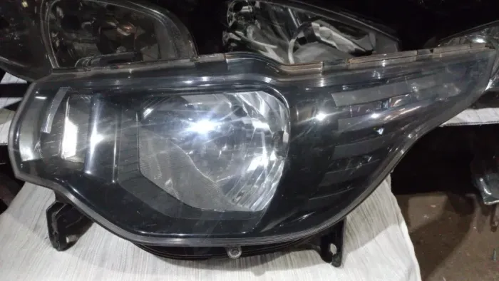 FAROL FIAT MOBI