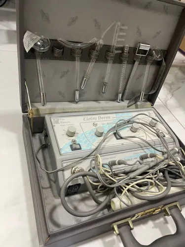 Aparelho de eletroterapia facial Eletro Derm