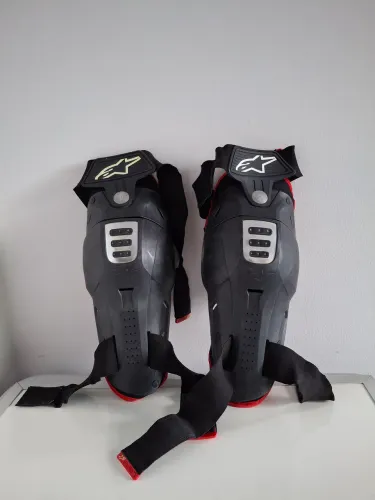Joelheira articulada Alpinestar