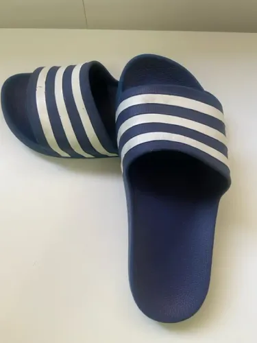 Chinelo Adidas Azul - tamanho 37