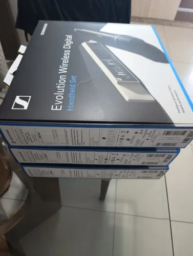 Sistema de microfone digital sem fio de mão Sennheiser EW-D 835-S SET com cápsula MMD 835 