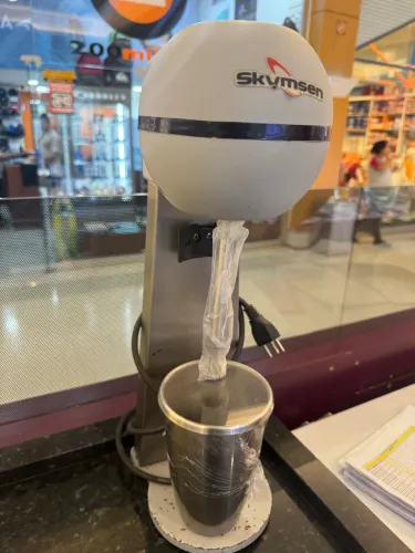 Mix skymsen batedeira com pedestal