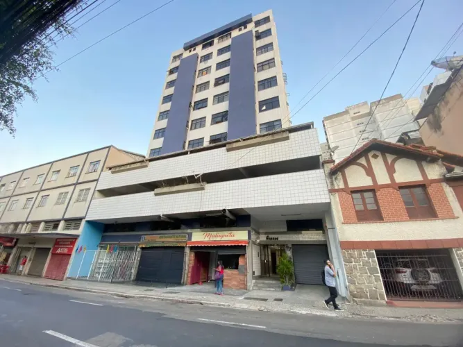 Apartamento Quarto e Sala a venda no Centro/Santa Helena Juiz de Fora MG Prédio com Elevad