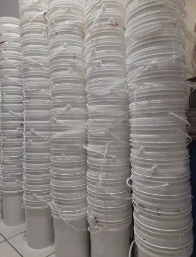 balde branco redondo 22l usado com tampa uso alimentício