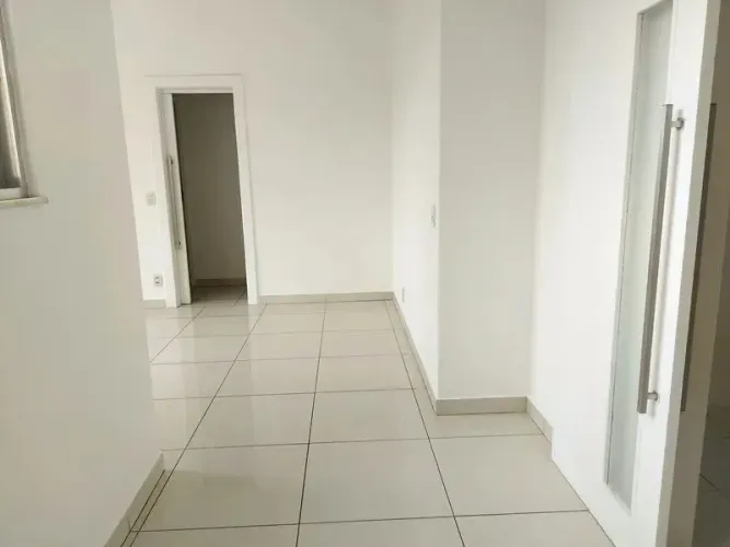 Imóvel para aluguel possui 70 metros quadrados com 2 quartos em Urca - Rio de Janeiro - RJ