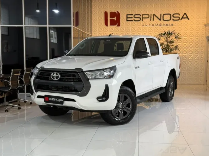 Toyota Hilux CD 4X4 2.8 Diesel Mec. 2023