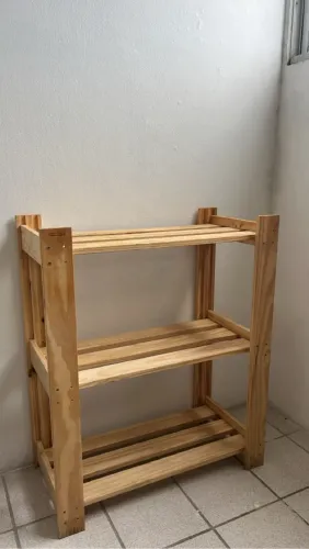 Estante de Madeira para Organização