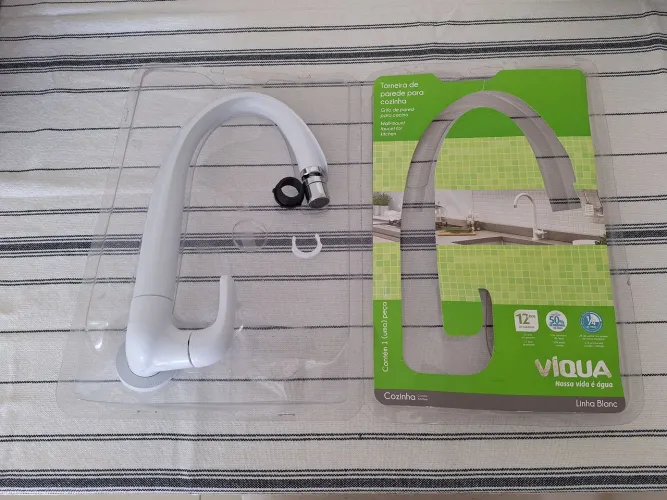 Torneira de parede para cozinha Víqua - Linha Blanc