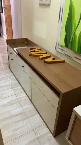 Vendo Aparador Moderno MDF - Amadeirado com Branco